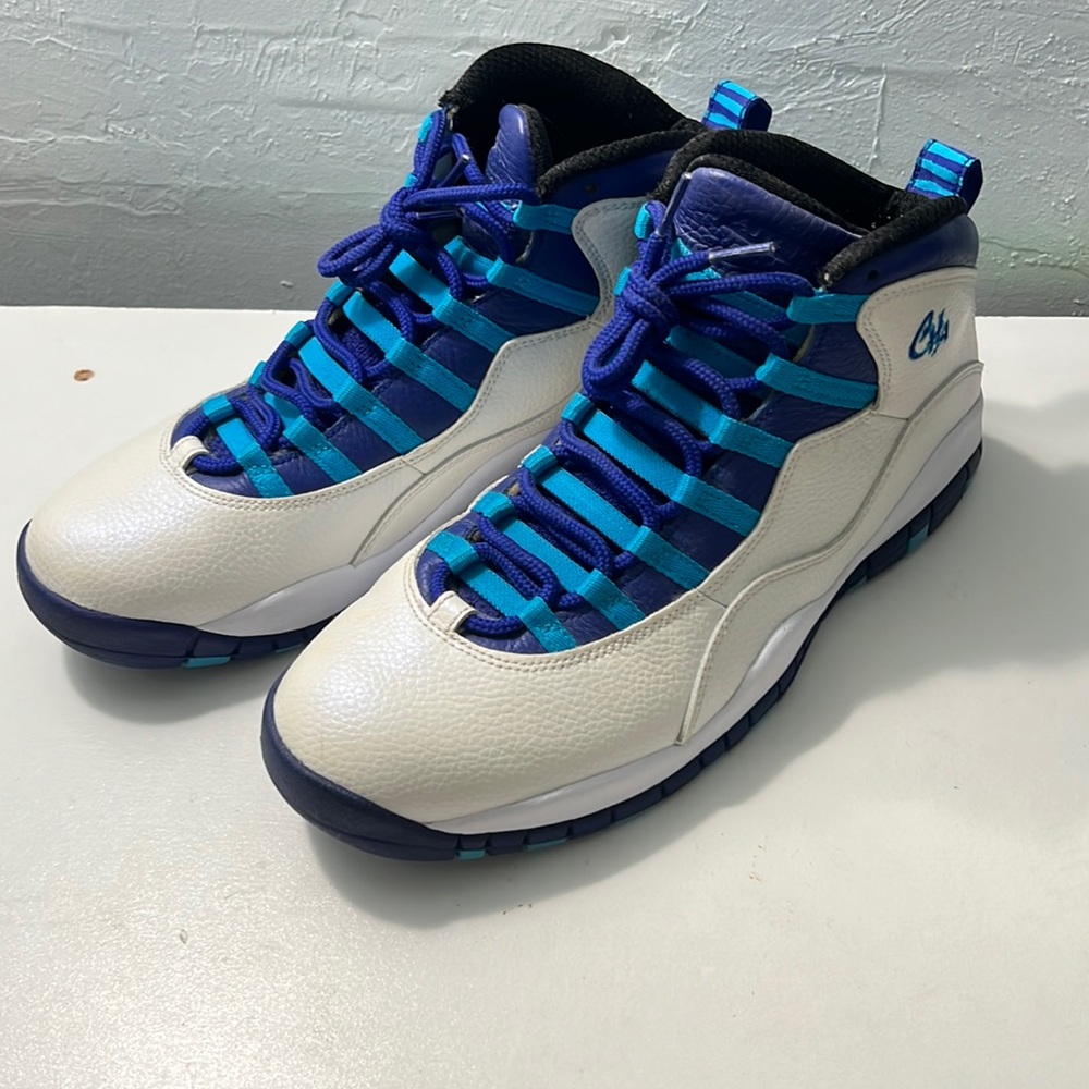 Mens size 11.5. Jordan 10 retro Charlotte